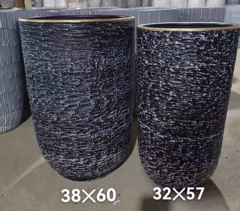 Gold/Black brushed Ceramic pot
